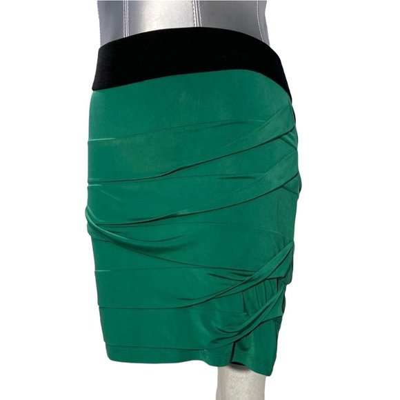 BCBGeneration S Mini Skirt Emerald Green Pleated Twist Stretch Date Night Cute - Picture 3 of 8